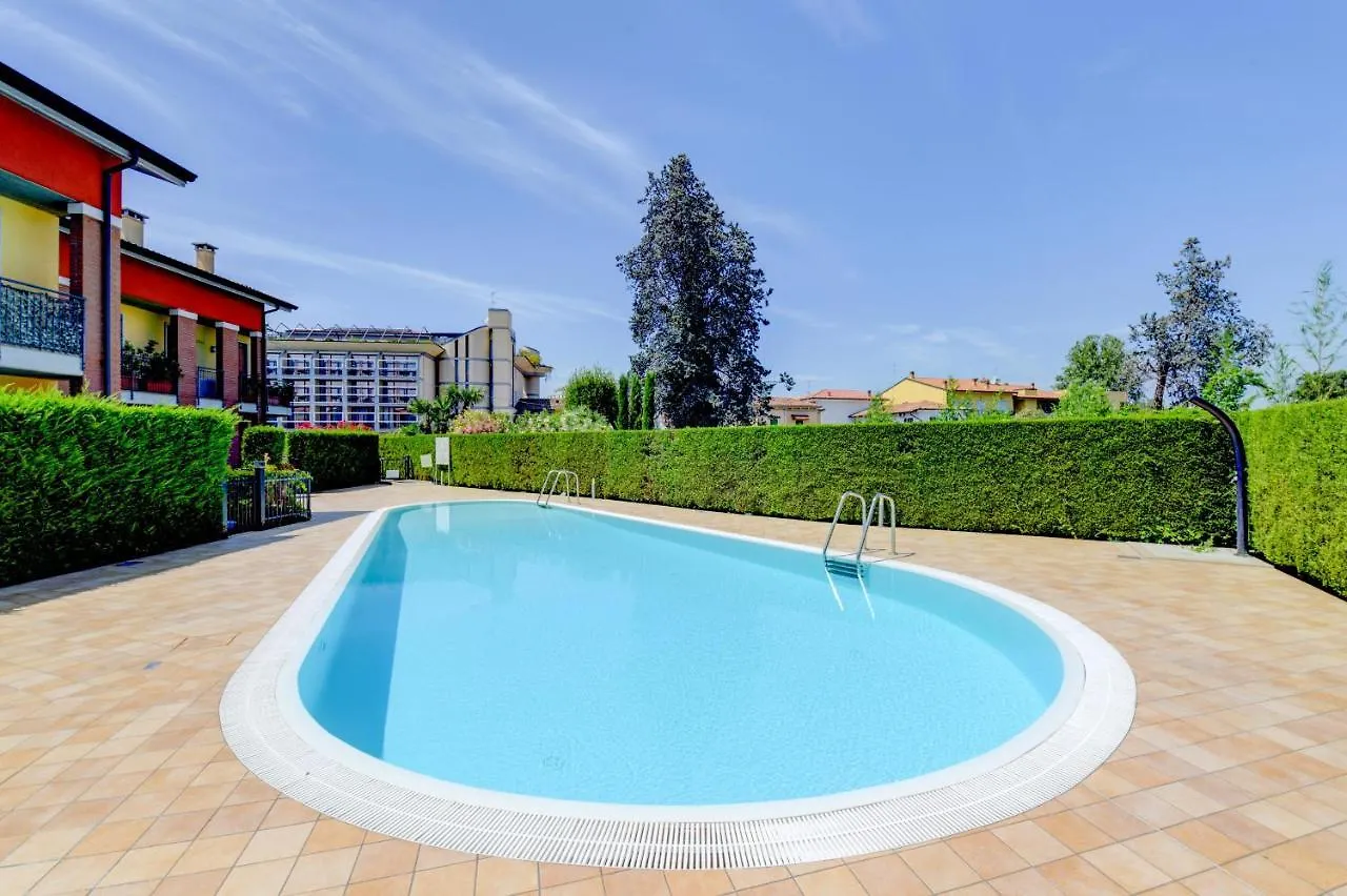 Rosa Del Lago Apartment Peschiera del Garda 0*,  Italien